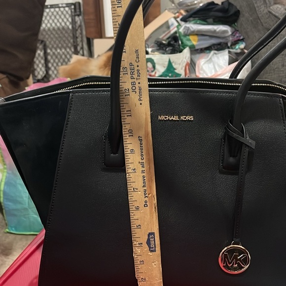 Black large tote , Michael Kors suede sides. Beautiful NEW - Picture 3 of 9